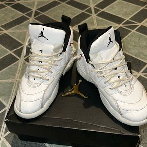 AUTHENTIC KIDS RETRO JORDANS 12 SNEAKERS SIZE 3Y (GREAT PRELOVED CONDITION)